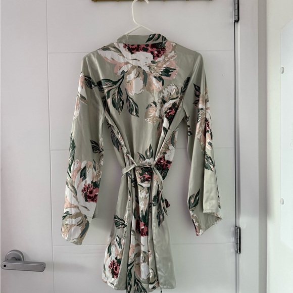 Floral Print Women's Robe - Picture 3 of 6